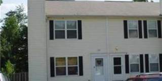 Cozy Townhome Close to EVERYTHING! Gallery 1