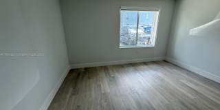 2555 NE 193rd St Gallery 7