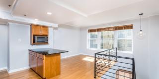 Bi-Level Logan Circle Condo | 2 Bed | 2 Bath | 900 Sf Bi-Level Logan Circle Condo | 2 Bed | 2 Bath | 900 Sf Gallery 1