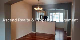 MOVE IN SPECIAL** Sexton Crest Townhome Open Floor Plan 2 Car Tandem Attached Garage Available NOW Gallery 8
