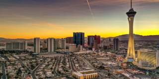 Vibrant, fully-furnished home near downtown with modern updates, pool & spa with flexible stay options! Gallery 53