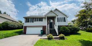 3 Bedroom 3 Bath House with 2 Car Garage 3 Bedroom 3 Bath House with 2 Car Garage Gallery 1