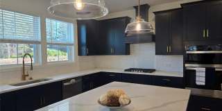 6009 Haviland Alley Gallery 1