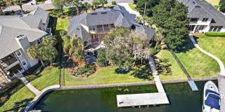 Stunning Lagoon Residence! Gallery 63