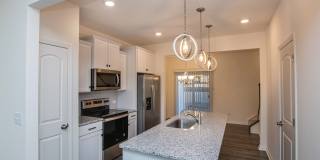 BEAUTIFUL 2 Bedroom Townhome in MIDLAND AVAILABLE JUNE 2026 Gallery 6