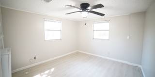 4/2 with additional office Gallery 11