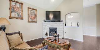 Beautiful one story stone home in Estates at Settlers Park Gallery 16