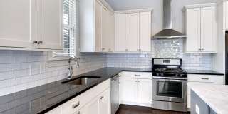 EAST NASHVILLE - FOUR BEDROOM Historic Home with amazing views of Nashville Skyline! Gallery 14