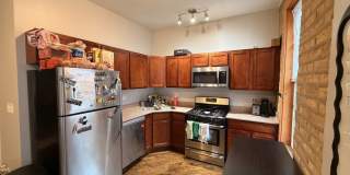 2746 W Le Moyne St Gallery 3