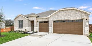 ONE-STORY Home in Marble Falls - 2932 SF with THREE-CAR GARAGE - On a CUL-DE-SAC! Gallery 1