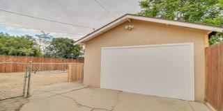 Remodeled 1 Bed with Private Yard & Parking – Don’t Miss This! Gallery 12