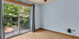 Stylish 3BR/3.5BA Townhome with Vaulted Ceilings & Attached Garage Gallery 5