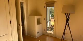 Epic REA- Serene 2 BR/1 BA Flat w/Private Deck & Yard in Lone Mountain Gallery 31