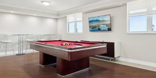 Fontainebleau Milton Gallery 31