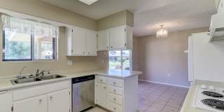 10645 W Saratoga Cir Gallery 7