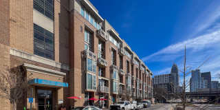 Move in ready modern loft condo in Uptown Charlotte just seconds to all the action. Gallery 1