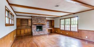 Beautiful updated home in The Village - 2 bed 1 bath Gallery 28