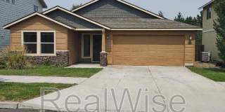 3006 NE Red Oak Dr 3006 NE Red Oak Dr Gallery 1