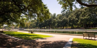 District at Greenbriar Apartments Gallery 20