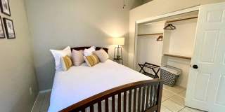 Luxurious Fully Furnished 3 Bedroom Home with Garage! Gallery 21