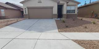 3 bed 2 bath home in Huning Ranch! Gallery 1