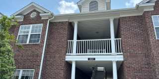 BEAUTIFUL 3 BEDROOM 2 BATH UNIT ON GROUND FLOOR Gallery 1