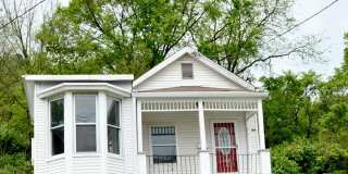 Cute 2 bed 1 Bath Home!  Huge Walk in Closet!!!! Gallery 1