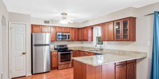 2852 YARN Court Gallery 11