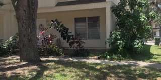 Cozy 4 bedroom end unit | Pet friendly!! | Central Sarasota near downtown and beaches Cozy 4 bedroom end unit | Pet friendly!! | Central Sarasota near downtown and beaches Gallery 1