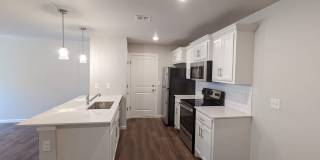 3 Bed 2 Bath 2 Car Duplex Freedom Villas in Midwest City, OK Gallery 12