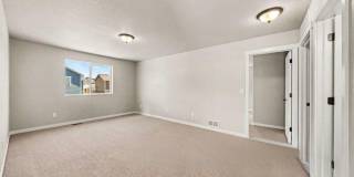 Spacious 5BR House in Monument Gallery 27
