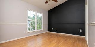 2209 COMMISSARY Circle Gallery 28