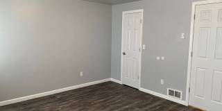 Spacious 3-Bed Townhome with Private Yard & Garage Gallery 13