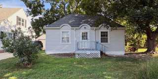 2 Bedroom / 1 Bathroom Single family home in West Peoria Gallery 1