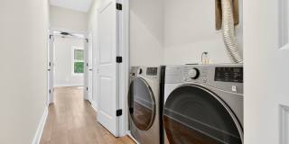 413 Lellyett Street Gallery 38