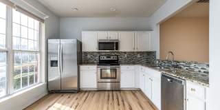 charming 3-bedroom, 2.5-bathroom townhome Gallery 7