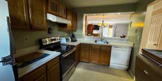 Furnished 2BR, 2BA Condo with Backyard in Arlington Gallery 15