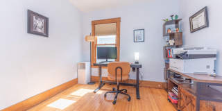 1123 W Huron Street Gallery 23
