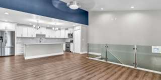 Remodeled 2/2 Waterfront Condo Gallery 8