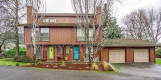 Updated, two bedroom townhouse in Central Ashland location | Available Late November Gallery 1