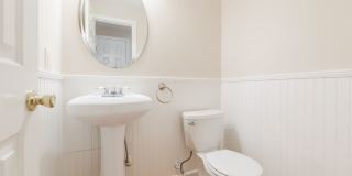 Spacious 3 bedroom home in desirable SW Durham! Super dog friendly with large fenced yard! Gallery 37