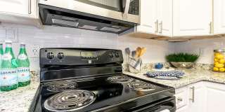 Lake House at Martin's Landing Gallery 2