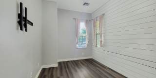 18617 W Williams Street Gallery 24
