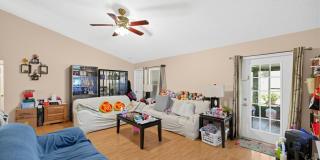 Spacious 4BR House in Orange Park Gallery 13