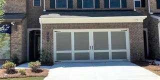 1055 HAMPTON OAKS Drive Gallery 1