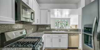 2222 BEACHWOOD Dr Gallery 21