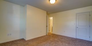 Large 2 BR, 2 BA Dual Master Suite in Boiling Springs Convenient to Shopping, Dining, Easy Access to I-85 Gallery 25