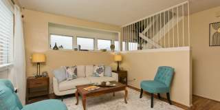 Beautiful 3 bedroom 1 1/2 bath townhome in Pearl City w/2 parking side by side Gallery 1