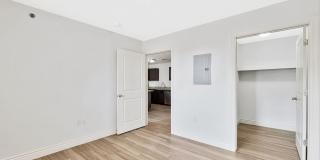 Luxurious One, Two and four-Bedroom Apartment Homes Gallery 12