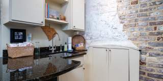 Downtown Cottage- Fully Furnished Gallery 16